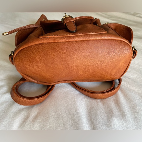 Vegan leather Gussaci purse backpack - Picture 5 of 5